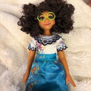 Disney Encanto Mirabel Madrigal 11 inc Fashion Doll